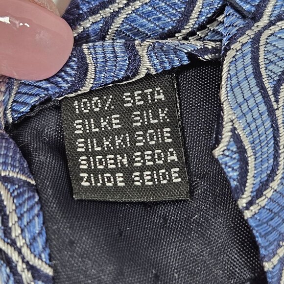 Chiavari Made In Italy Silk Necktie Classic Blue & Silver Wavy Pattern Tie - Picture 4 of 8